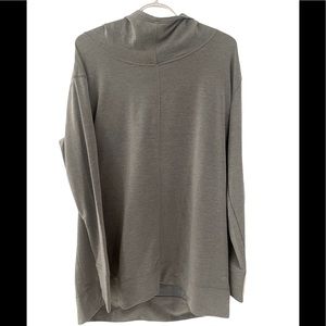 Gap Fit light grey sweatshirt - tunic length - size XL- never worn NWOT